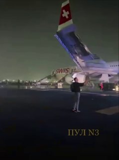 В аэропорту Нью-Дели при попытке взлета загорелся двигатель самолета Swiss