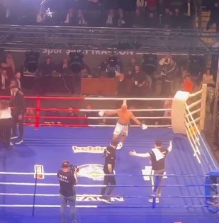 Бой Сергея Горохова с Эмирханом Калканом в Турции закончился массовой дракой