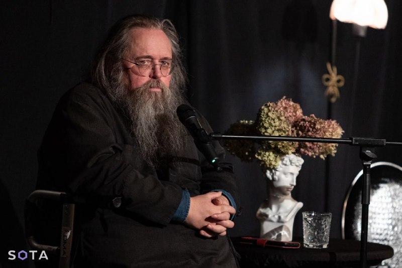 Кураев: Администрация президента платила медийным лицам РПЦ