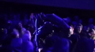 Актриса Сигурни Уивер посетила школьную постановку «Чужого» в Нью-Джерси