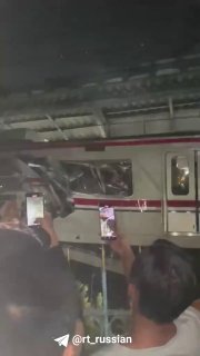 В Индонезии при столкновении двух поездов погибли три человека