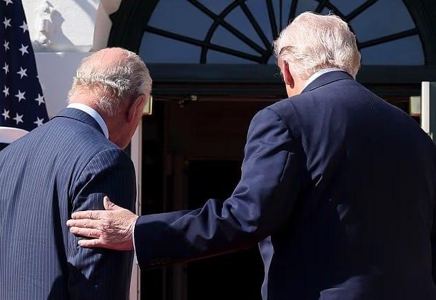 Трамп нарушил протокол во время визита Карла III в Белый дом