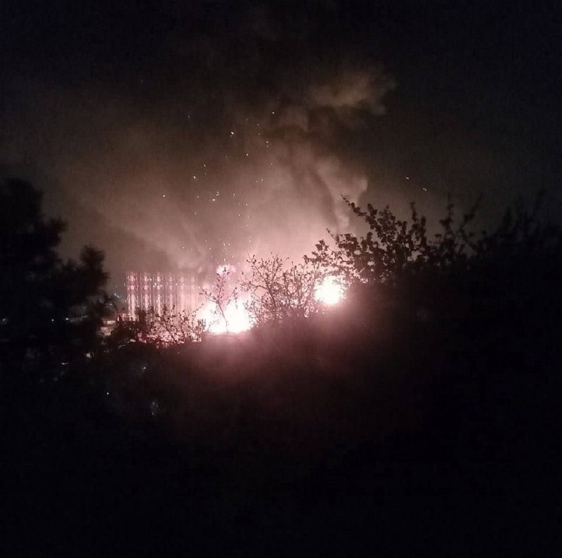 В Туапсе зафиксирована мощная атака и сильное задымление