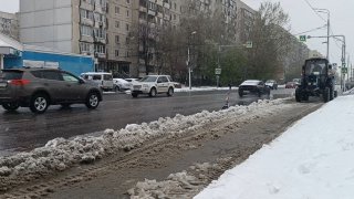 В Балашихе идет плановая уборка снега