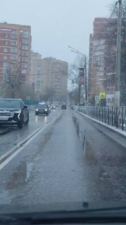 Коммунальщики Истры чистят дороги и территорию у музея «Новый Иерусалим»