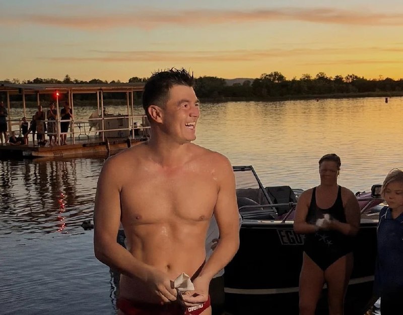 Британец установил рекорд, проплыв 55 км по реке с крокодилами