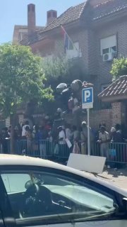 Мигранты в Мадриде пытались штурмовать посольство Гамбии из-за очередей на гражданство