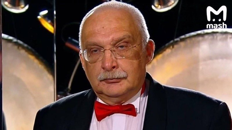 Александру Друзю грозит расторжение контракта из-за использования атрибутики «Что? Где? Когда?» на корпоративах