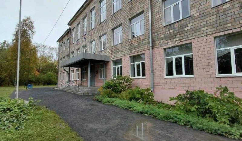 В Петрозаводске школьники устроили опасное соревнование с порезами во время контрольной