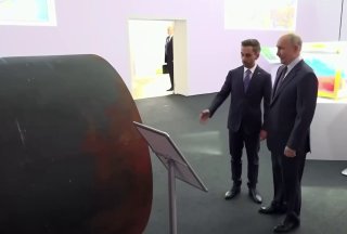 Путин осмотрел выставку об СВО