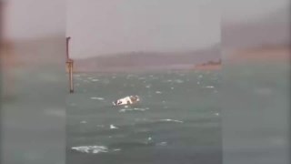 В Индии утонула лодка с туристами: шесть человек погибли, восемь пропали без вести