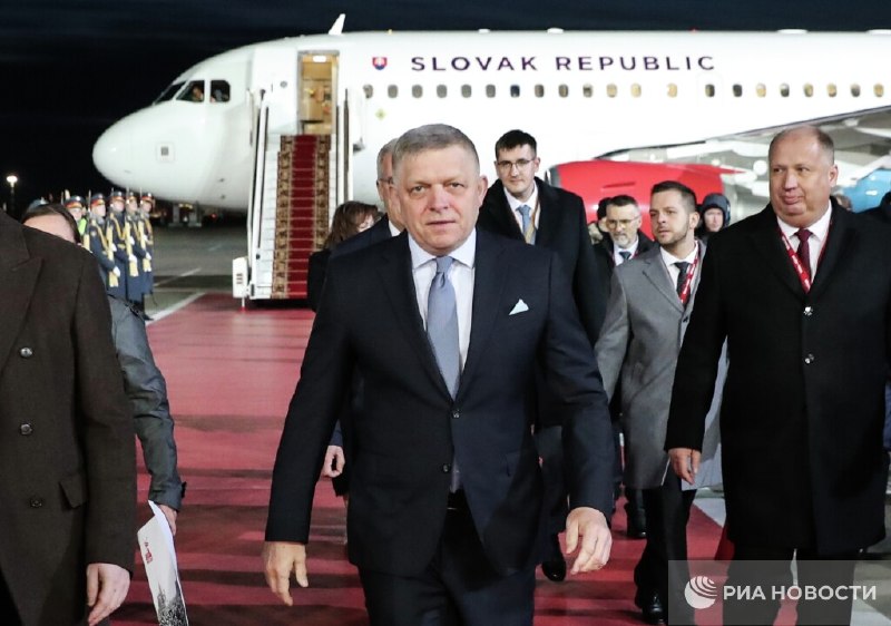 Премьер Словакии планирует посетить парад 9 мая в Москве