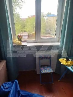 В Омске двое детей выпали из окон из-за москитных сеток