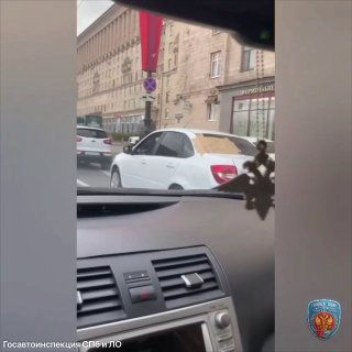 В Петербурге оштрафовали отца, посадившего малыша за руль «Лады»