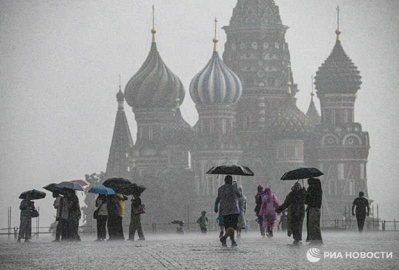 Дождь на День Победы в Москве обещают синоптики.