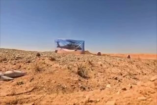 Операторы FPV-дронов КСИР поразили макет вертолета Black Hawk во время учений