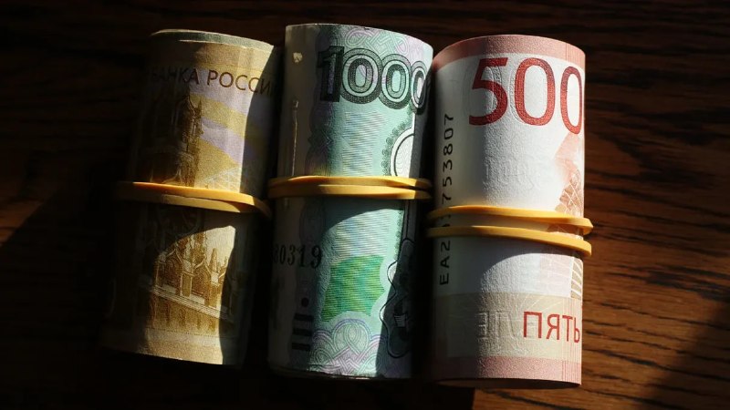Экономисты ЦБ РФ связали рост накоплений россиян на «черный день» с замедлением экономического роста