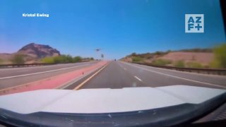 В Аризоне самолёт едва не столкнулся с автомобилем на трассе
