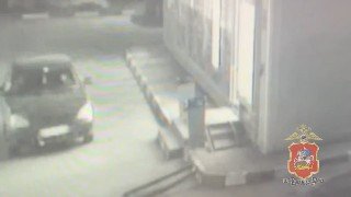 В Подмосковье двое парней украли церковный ящик для пожертвований