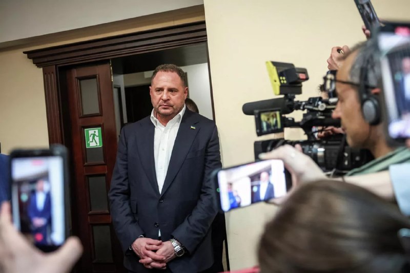 Андрей Ермак намекнул на возможность выхода из-под стражи через знакомых