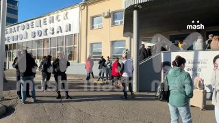В Благовещенске начался ажиотаж и очереди из-за перекупщиков на паром в Китай