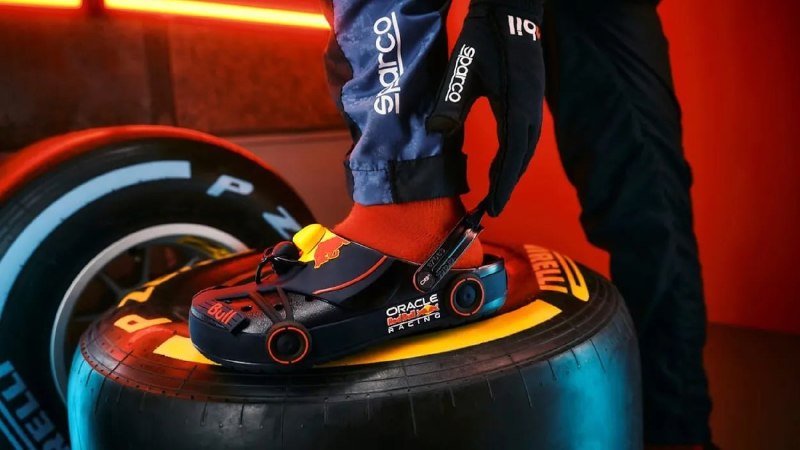 Crocs выпустили коллекцию обуви в стиле болидов Red Bull F1