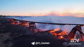В Техасе из-за удара молнии выгорел населенный пункт и ж/д мост