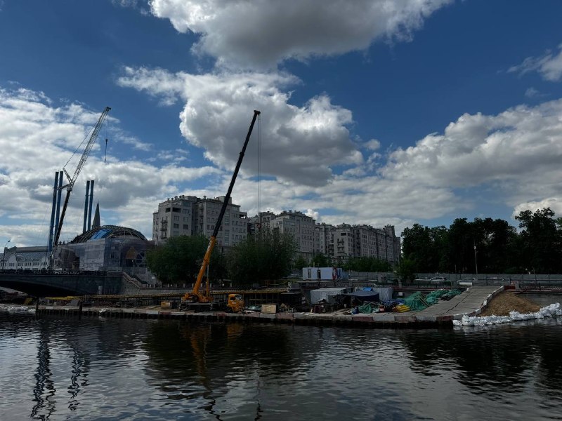 Вдоль Болотной набережной построят новый мост