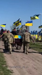 На Украине ежедневно проходят захоронения сотен погибших солдат ВСУ
