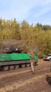 На Украине механики ВСУ пытаются использовать шаманизм для ремонта техники