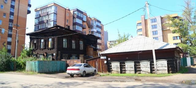 В Иркутске снесли старинный деревянный особняк дворянки Пеньковой