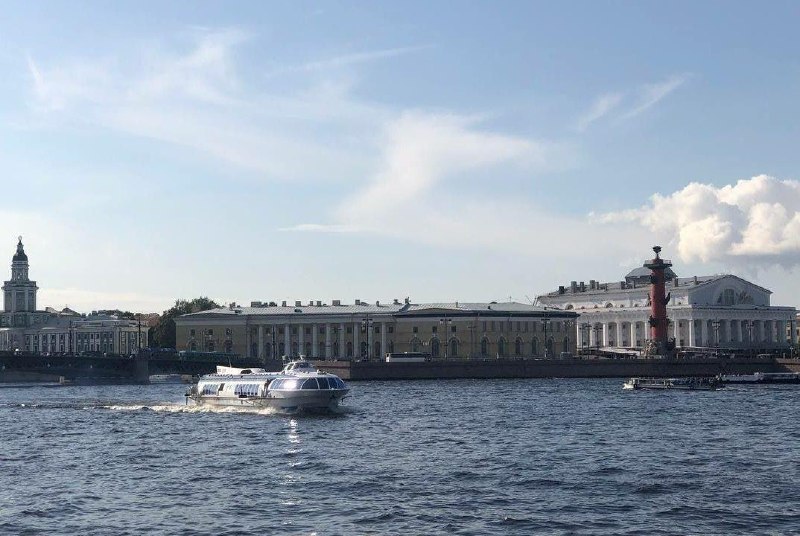 В Петербурге и Москве фиксируется аномальная жара