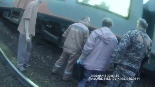В Петербурге 15-летнего зацепера с разбитой головой нашли на ЖД путях