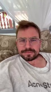 Актеры начали участвовать в новом тренде с публикацией постов с одной буквой