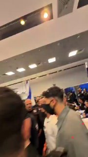 Министр безопасности Израиля снял на видео избиение активистов спецназом