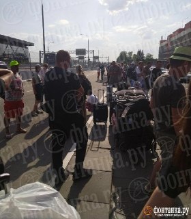 Пассажиров рейса из Египта в Петербург везут домой на автобусах из Москвы