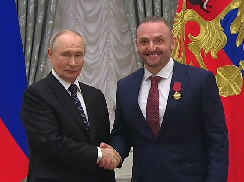Путин наградил худрука Большого Московского цирка Аскольда Запашного орденом IV степени