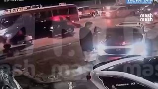 В Паттайе загорелся тюнингованный автомобиль Mazda: водитель успел выскочить из машины