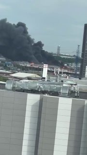 В Новой Москве загорелся строительный рынок «Тополек»
