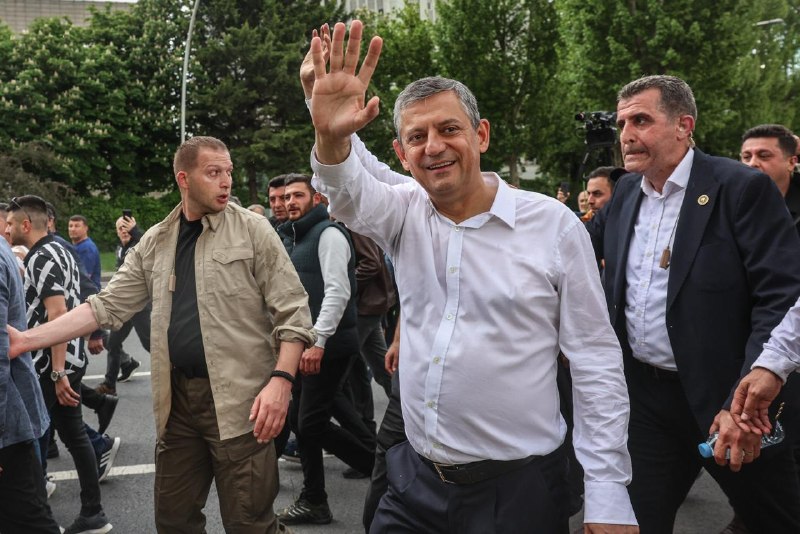 Турецкий спецназ штурмовал штаб-квартиру оппозиционной партии CHP в Анкаре