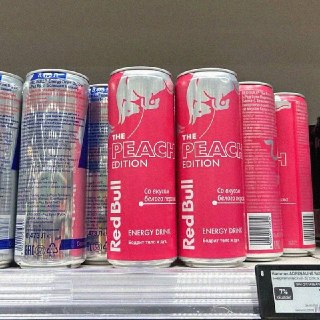 RedBull с персиком начал появляться в российских магазинах
