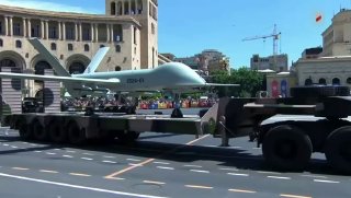 В Ереване прошел первый за 10 лет военный парад