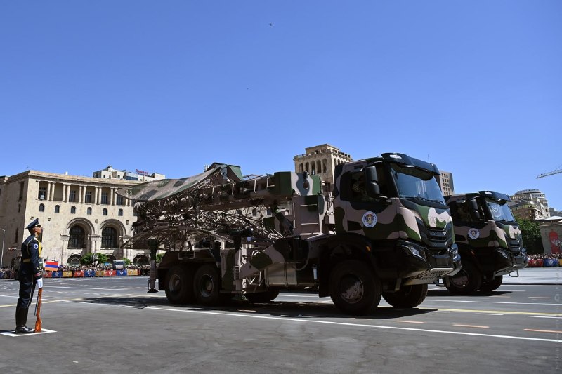 На параде в Ереване продемонстрировали иранское вооружение, модернизированное на базе российских образцов