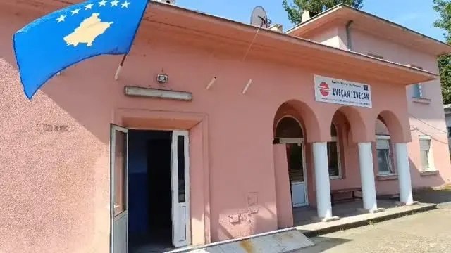 Полиция Косово конфисковала железнодорожные станции на севере региона