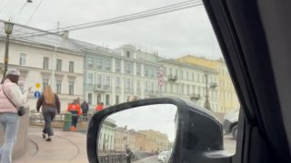 Мост через Мойку перекрыли из-за аварийного ремонта дорожного покрытия