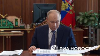 Львова-Белова доложила Путину о сокращении числа детей в российских детских домах и приютах