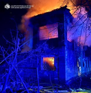 Ракетные атаки на Днепр и Запорожье: разрушения и ранение женщины