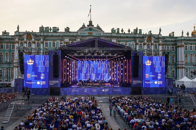Музыкальная программа ПМЭФ: концерт на Дворцовой площади с участием мировых звезд