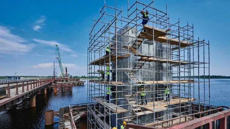 В Тверской области возводят опоры моста для ВСМ