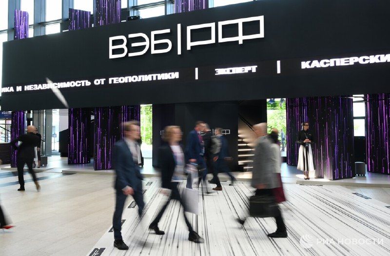 Корпорации и банки представили стенды на ПМЭФ